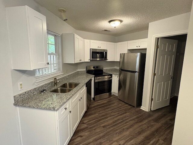 Foto del edificio - 2511 Bluff View Ct