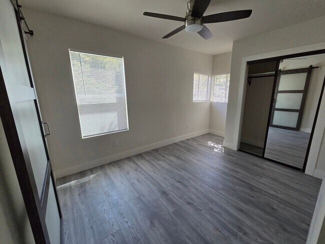 Foto del edificio - Completely Remodeled Home for Rent – Midtown Sacramento