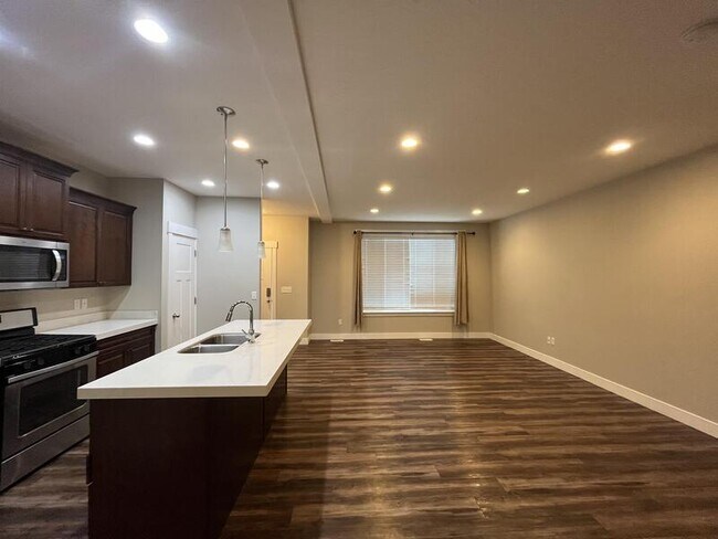 Foto del edificio - 9284 Fordham Ct