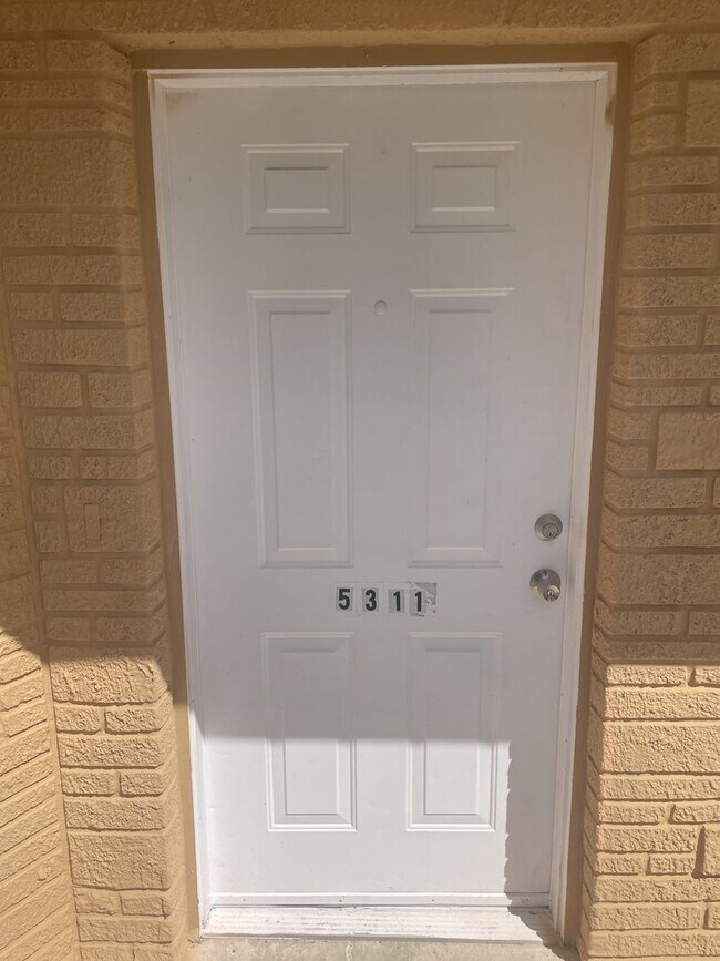 Foto del edificio - 5315 Avery Rd