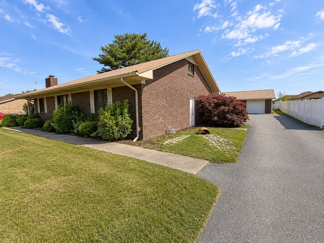 Foto del edificio - Spacious 3-Bedroom Ranch for Rent in Franklin, KY!