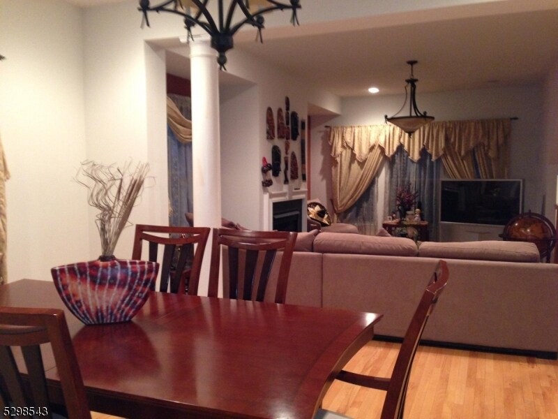 Primary Photo - 790 Green Ln