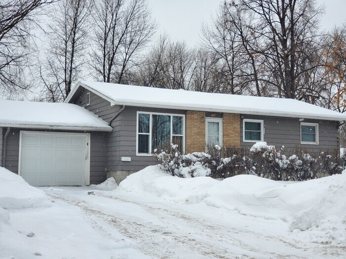 Primary Photo - 1621 7th Ave S