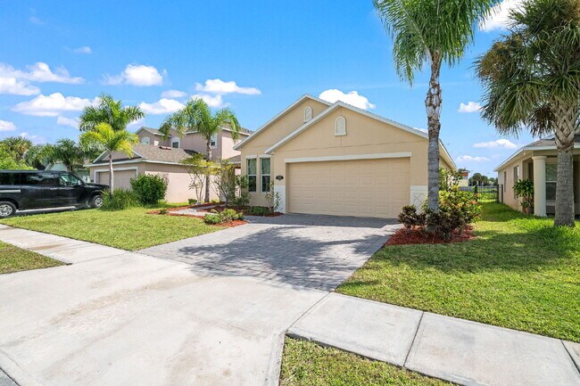 Foto del edificio - Bay Meadows Gated Community