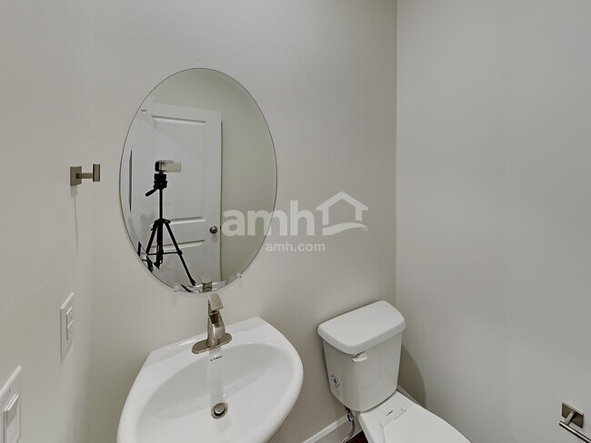 Foto del edificio - 6018 W South Jordan Pky