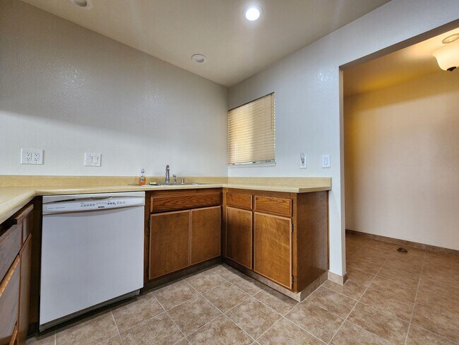 Building Photo - 3 Bedroom Home in Petaluma
