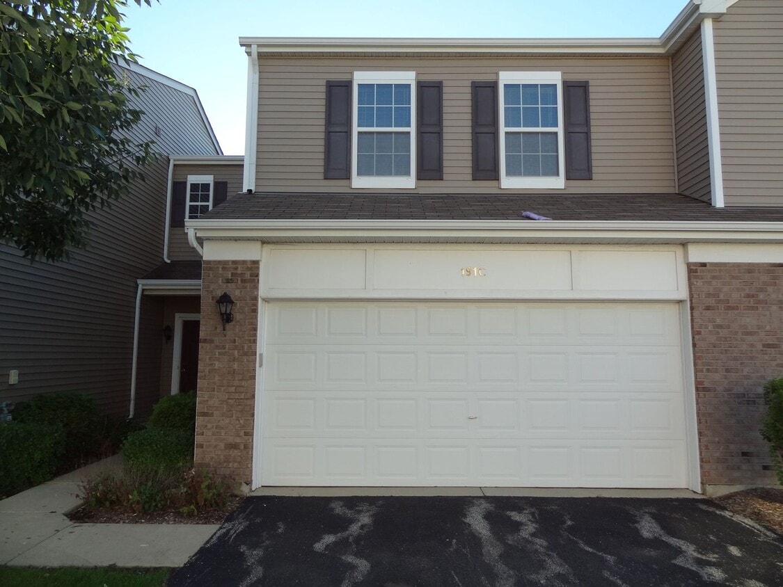 Primary Photo - 3 BEDROOM, 1.1 BATH TOWNHOME IN BRISTOL BA...