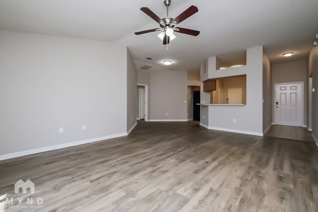 Foto del edificio - 8133 Alamosa Wood Ave