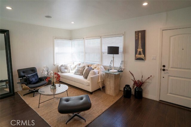 Building Photo - 3314 Barham Blvd
