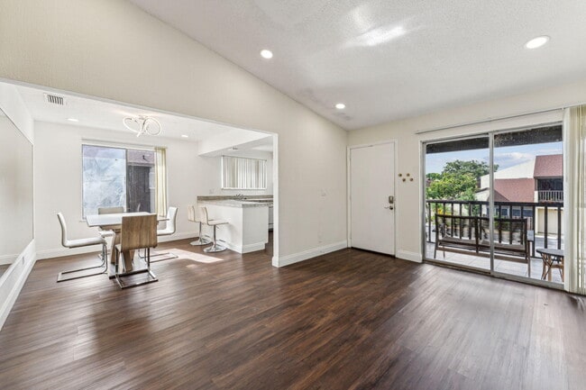 Foto del edificio - 5312 Bosque Ln