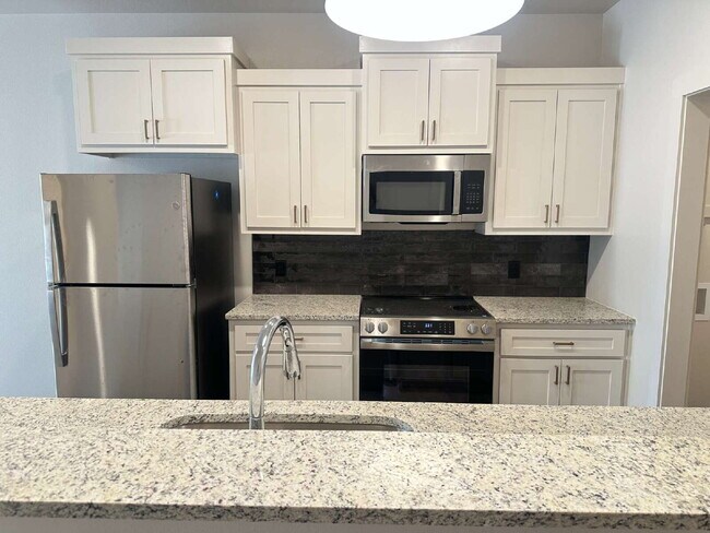 Foto del edificio - Brand new townhomes in Frenship ISD!