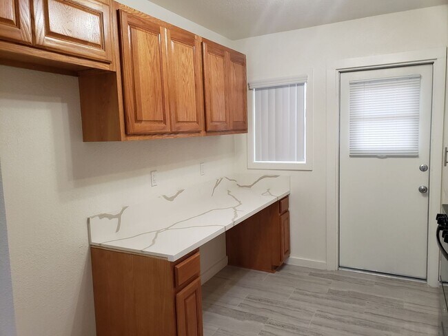 Foto del edificio - Newly Remodeled 1 Bedroom Unit in Orange