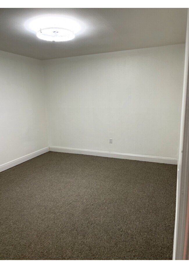 Foto del edificio - 509 S Laurel St