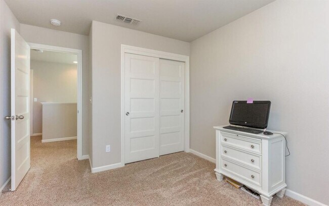 Third Upstairs Bedroom - 3513 Elevations Way