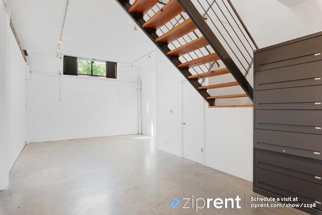 Building Photo - 3016 Filbert St