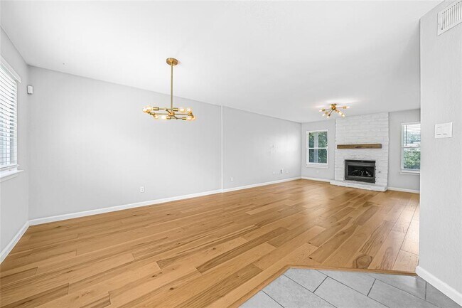 Building Photo - 8412 Spring Valley Dr