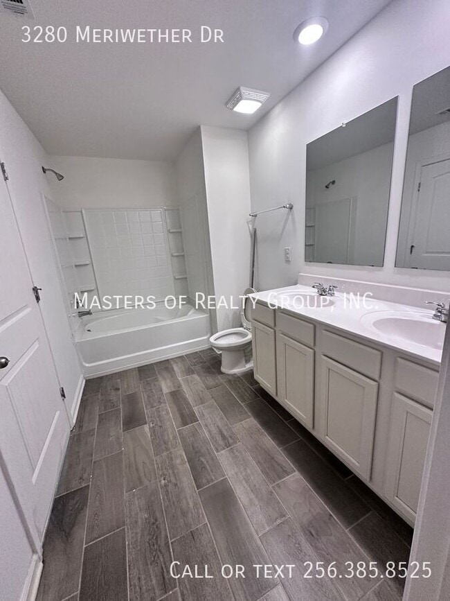 Building Photo - 3280 Meriwether Dr