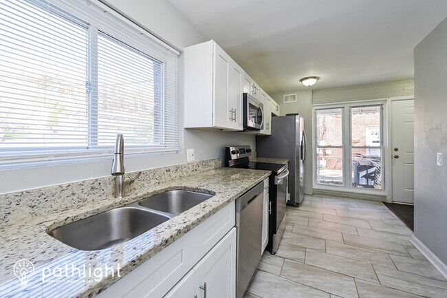 Building Photo - 943 Owens Rd, Oxon Hill, MD, 20745