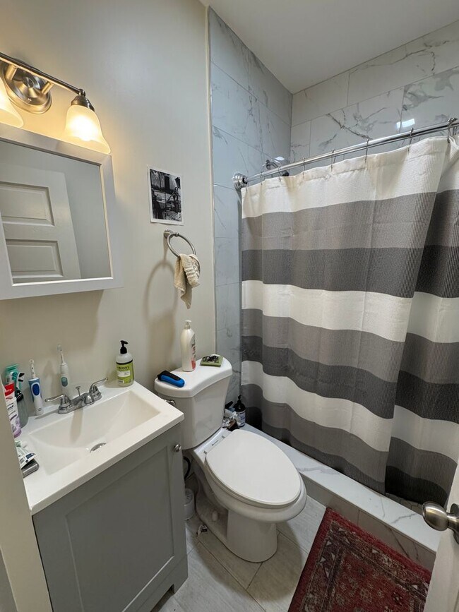 Foto del edificio - ALLSTON HOUSE FOR RENT ~ 6 BED/3 BATH ON SAWYER TERRACE FOR 9/1