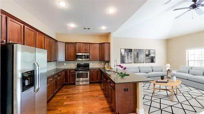 Building Photo - 6057 Yale St