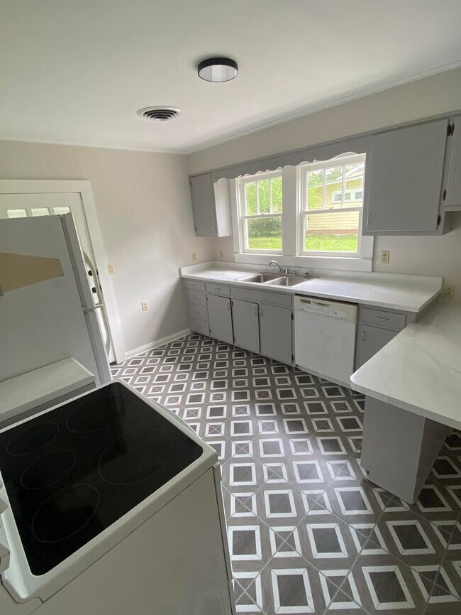 380 W Elm St, Ponchatoula, LA 70454 House Rental in Ponchatoula, LA