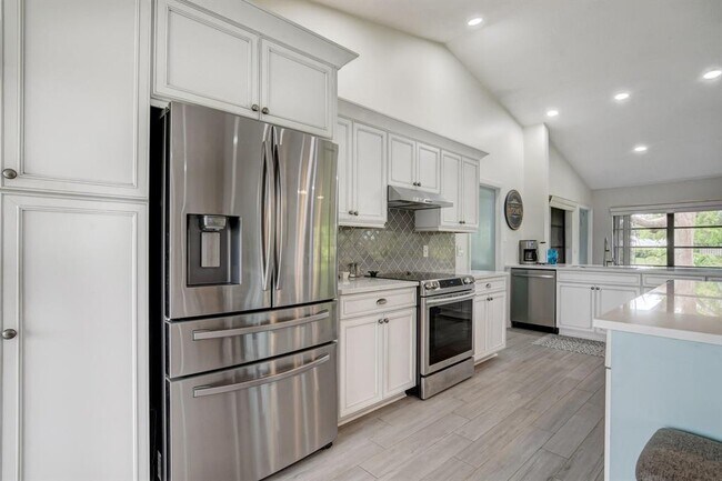 Foto del edificio - 14819 Hideaway Ln