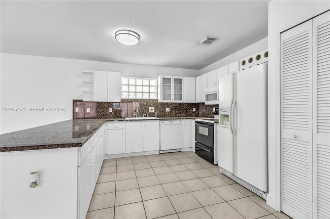 Foto del edificio - 8211 NW 194th Terrace