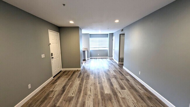 Building Photo - 1530 E SPRUCE ST #B PLACENTIA 92870 (2 BED...