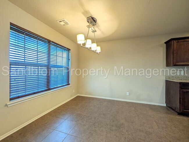 Foto del edificio - 4003 W 104th Pl S