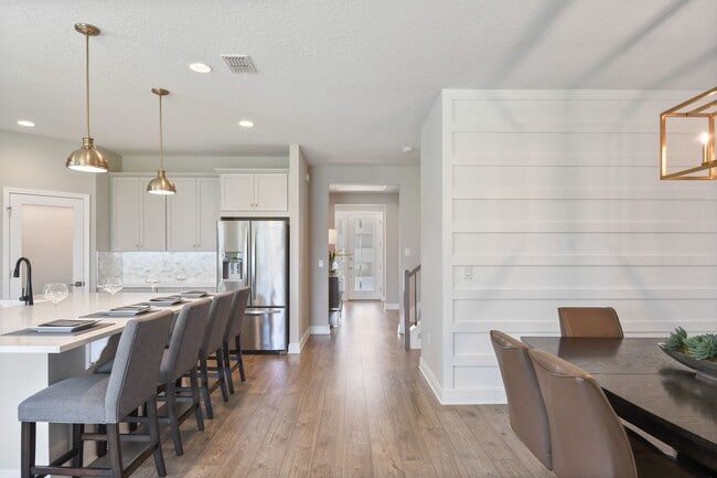 Building Photo - Move-In Special — First Month Only $1,000 with Approved Lease - Luxurious 5/3.5 Stunning Home wit...