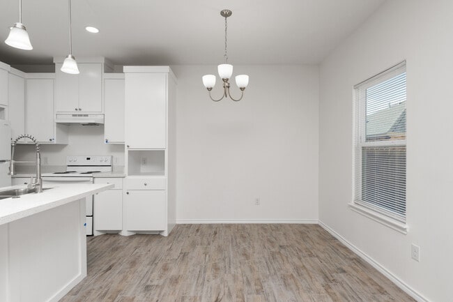 Foto del edificio - 2325 N Valley Cir