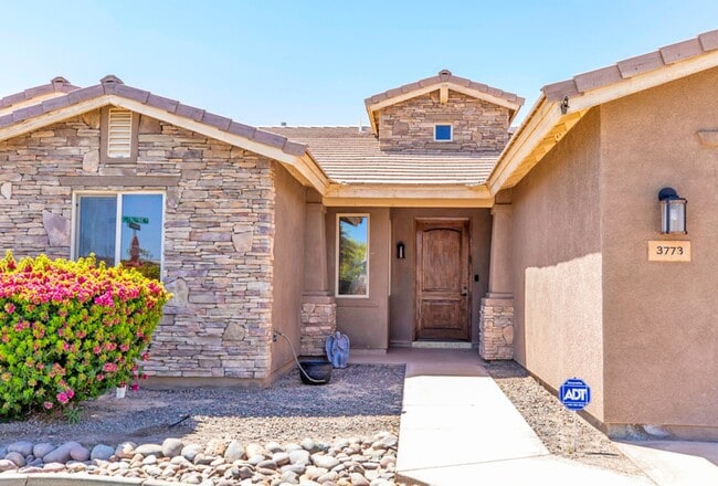 Building Photo - Livingston Ranch Rental