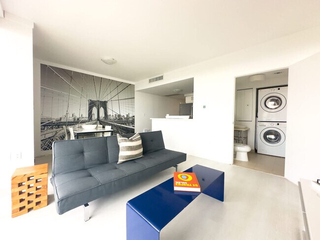 Foto del edificio - 2889 McFarlane Rd