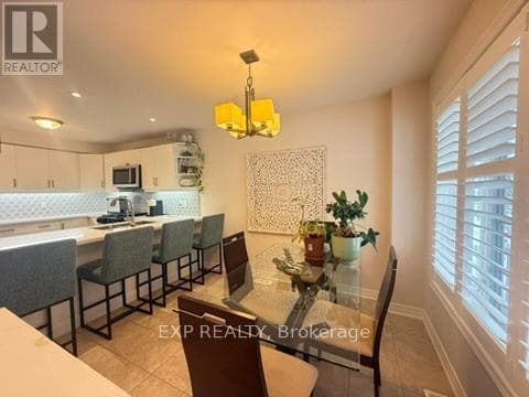 Building Photo - 5 James Arnott Crescent