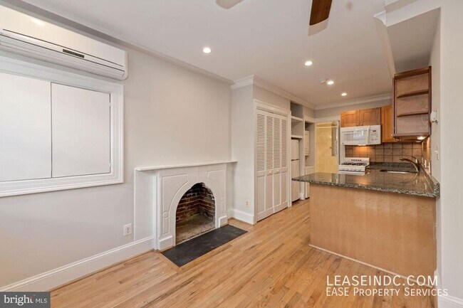 Foto del edificio - 1306 Riggs St NW