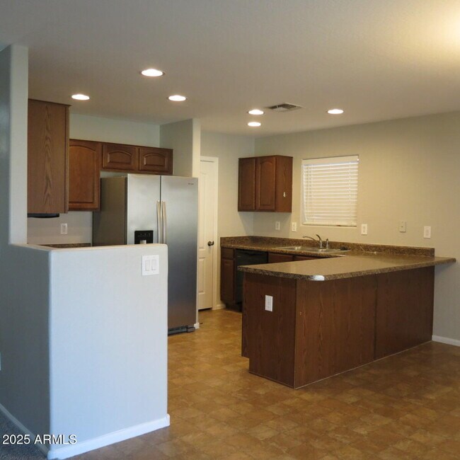 Foto del edificio - 40106 W Thornberry Ln