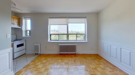 Building Photo - 710 Spadina Ave.