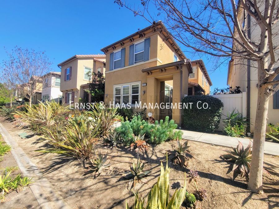 Primary Photo - Beautiful Luxury Home at "The Villages" Pr...