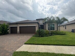 Building Photo - 3305 Altimira Dr