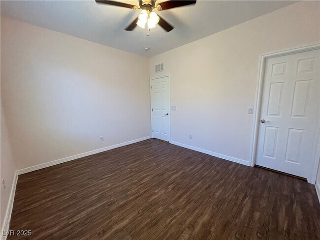 Foto del edificio - 7029 Chestnut Valley St