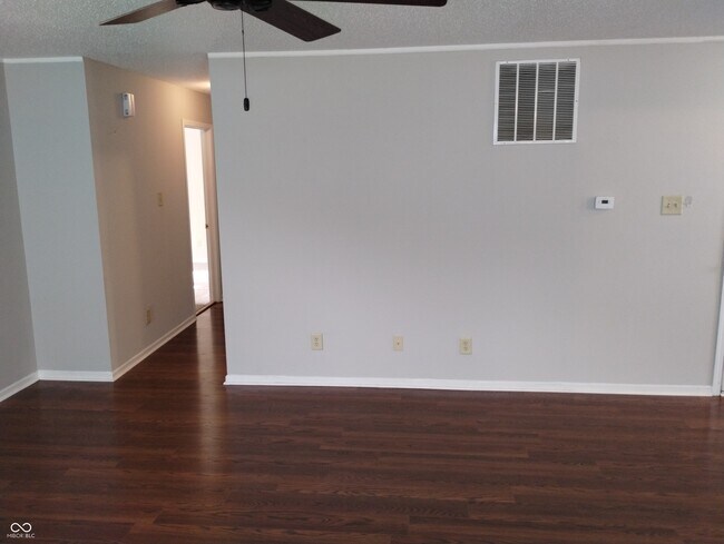 Building Photo - 6234 Alonzo Dr