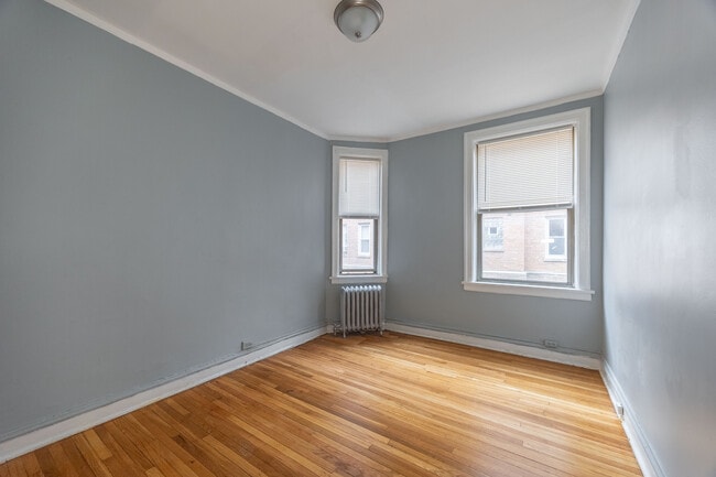 Foto del edificio - 1366 W Estes Ave