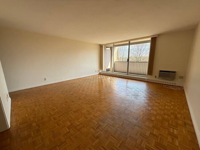 Building Photo - 165 Chiswick Rd