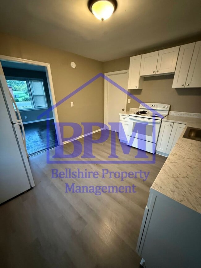Building Photo - 407 Dorris Ave