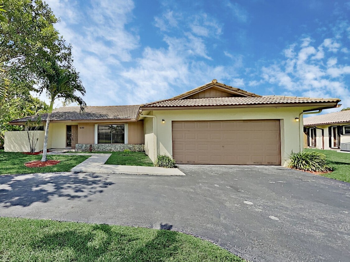 Foto principal - 9120 NW 11th Ct