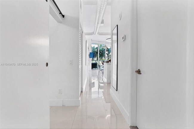 Foto del edificio - 3029 NE 188th St