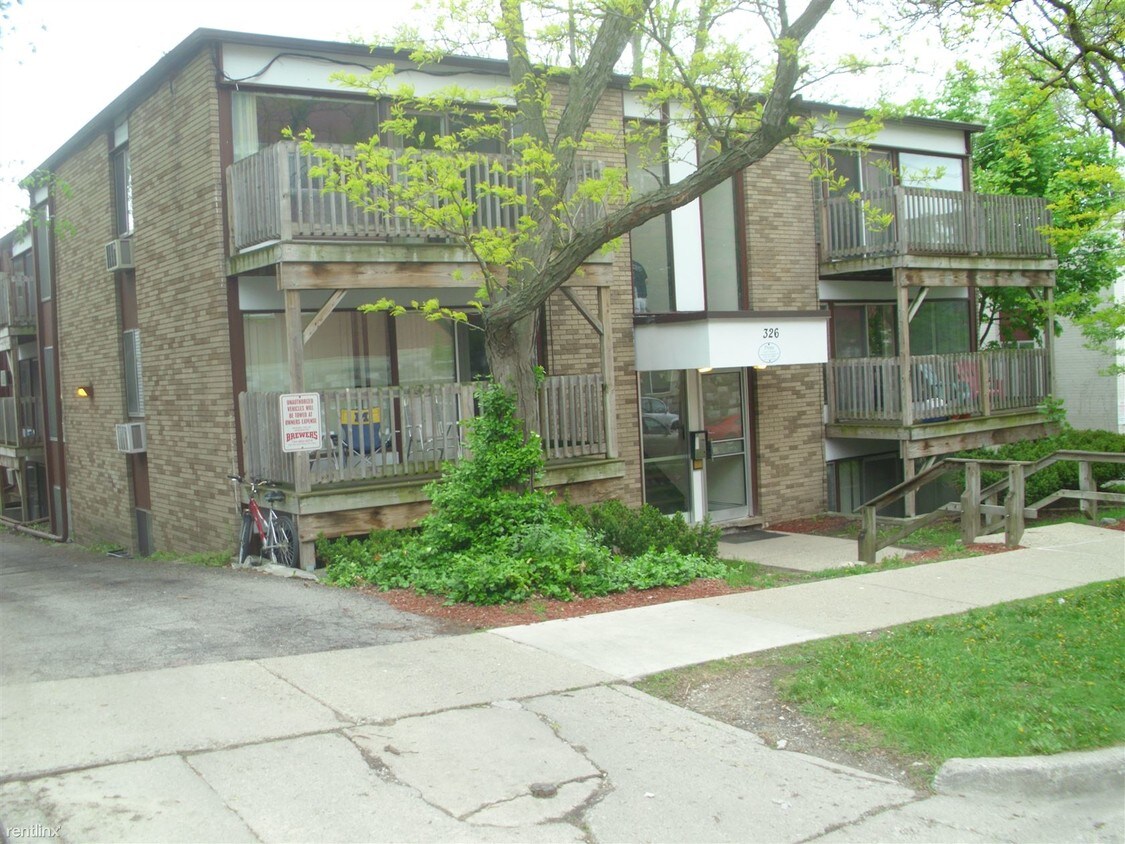 Primary Photo - 2 br, 1 bath Apartment - 326 E Madison St