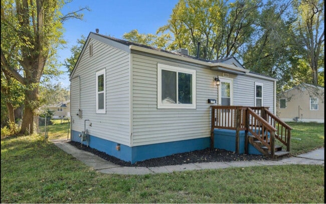 Building Photo - 3355 N 40th Ave