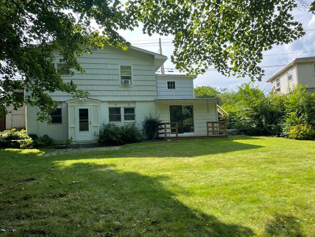 Building Photo - 175 Crescent St