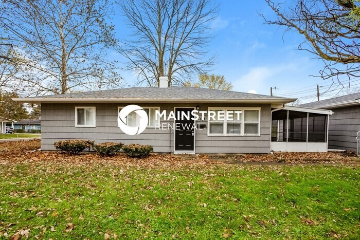 Foto principal - 3 Bedroom Pet-Friendly Home in INDIANAPOLI...